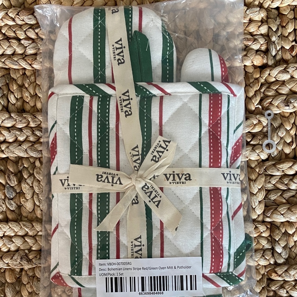 Vietri Red and Green Striped Oven Mitt & Potholder Set- new